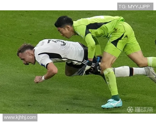 《全面提升足球技巧与战术理解的球星训练教程》