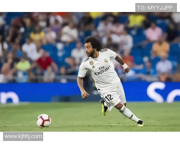 全球三大足球球星排名榜单解析 谁才是足坛真正的超级巨星 全球三大足球球星排名榜单解析 谁才是足坛真正的超级巨星