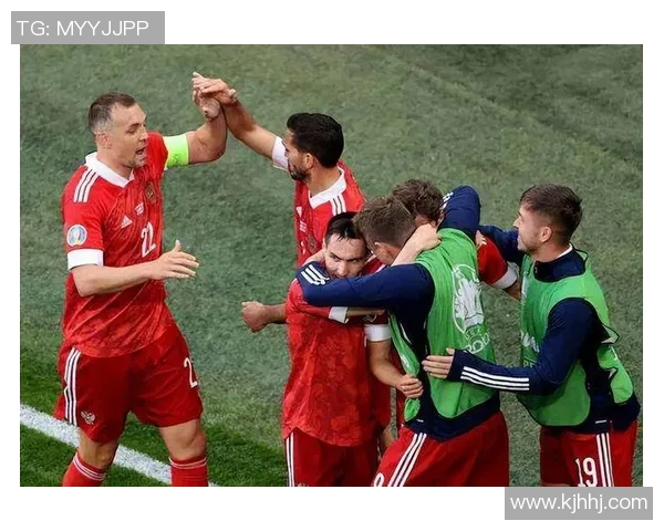 捷克现役足球明星的崛起与挑战：从帕尔杜卡到希尔的球场风云