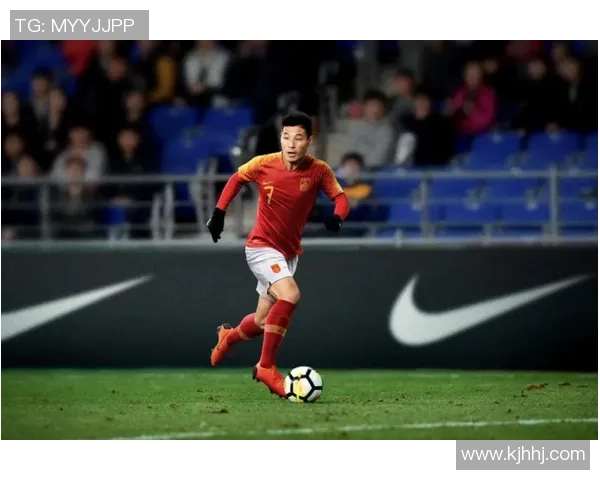 论足球球星在球队表现和赛场影响力中的核心地位与作用